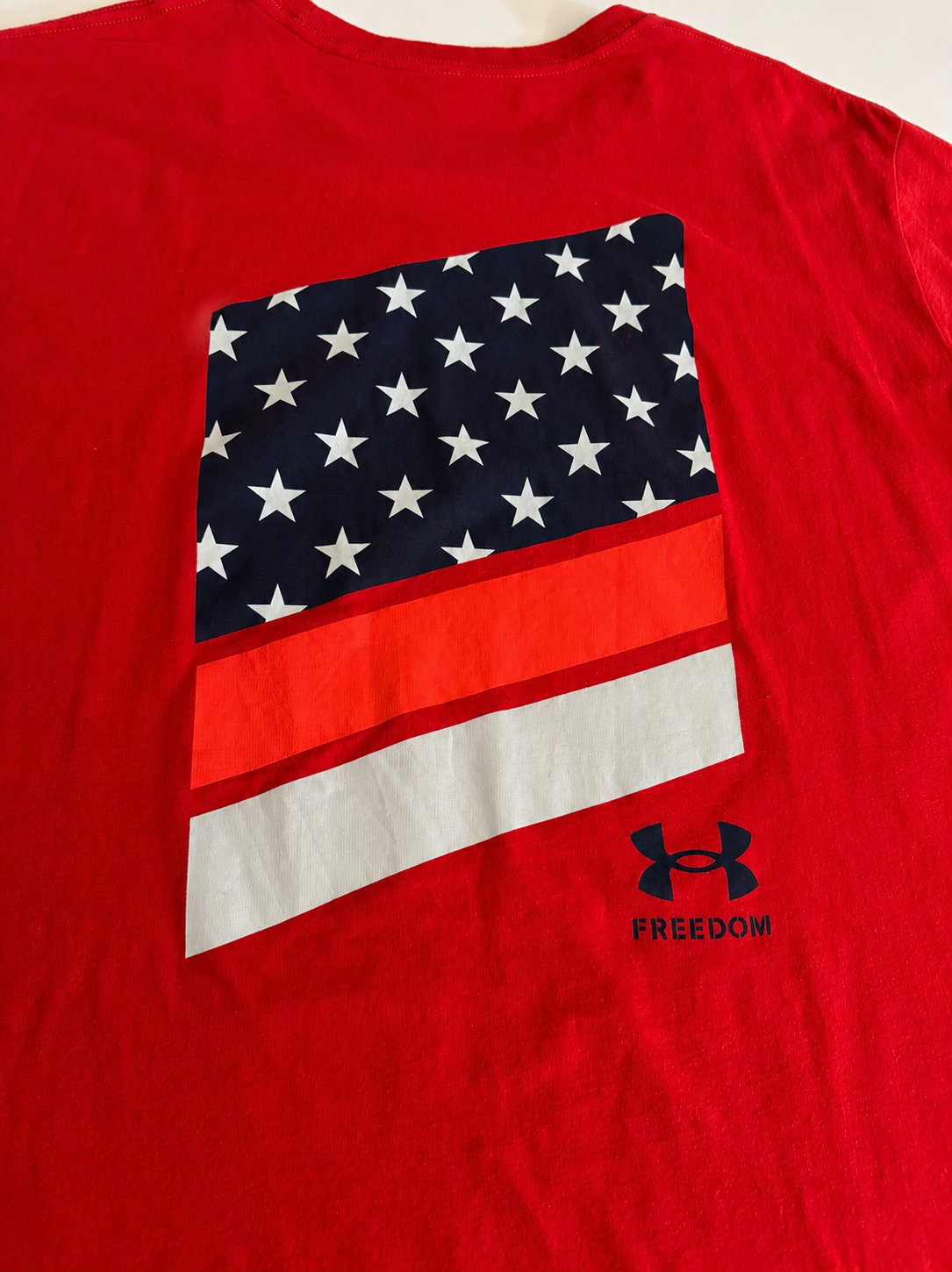 Camiseta Under Armour Freedom — Roja