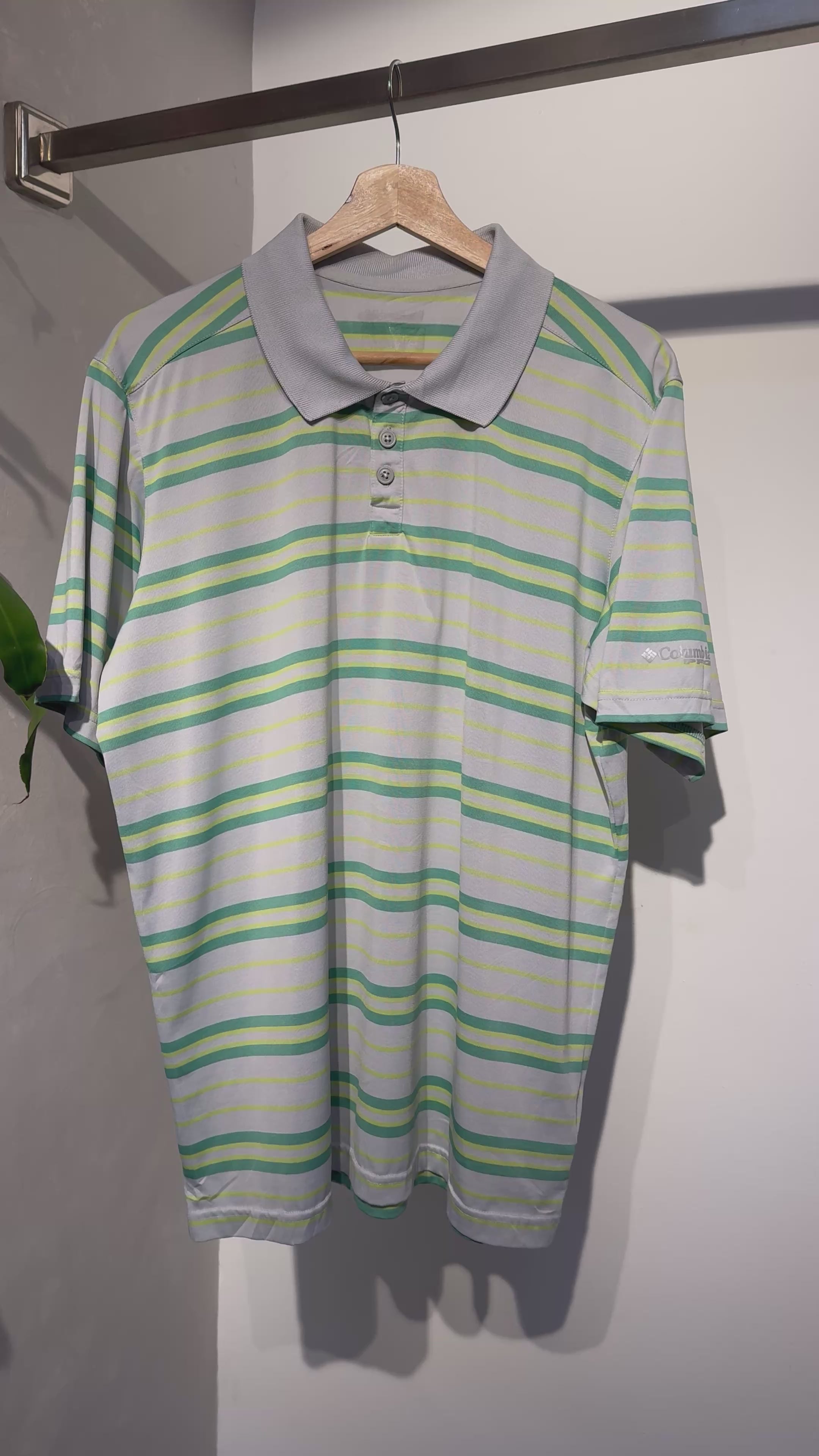 Polo Columbia  Rayas gris con verde