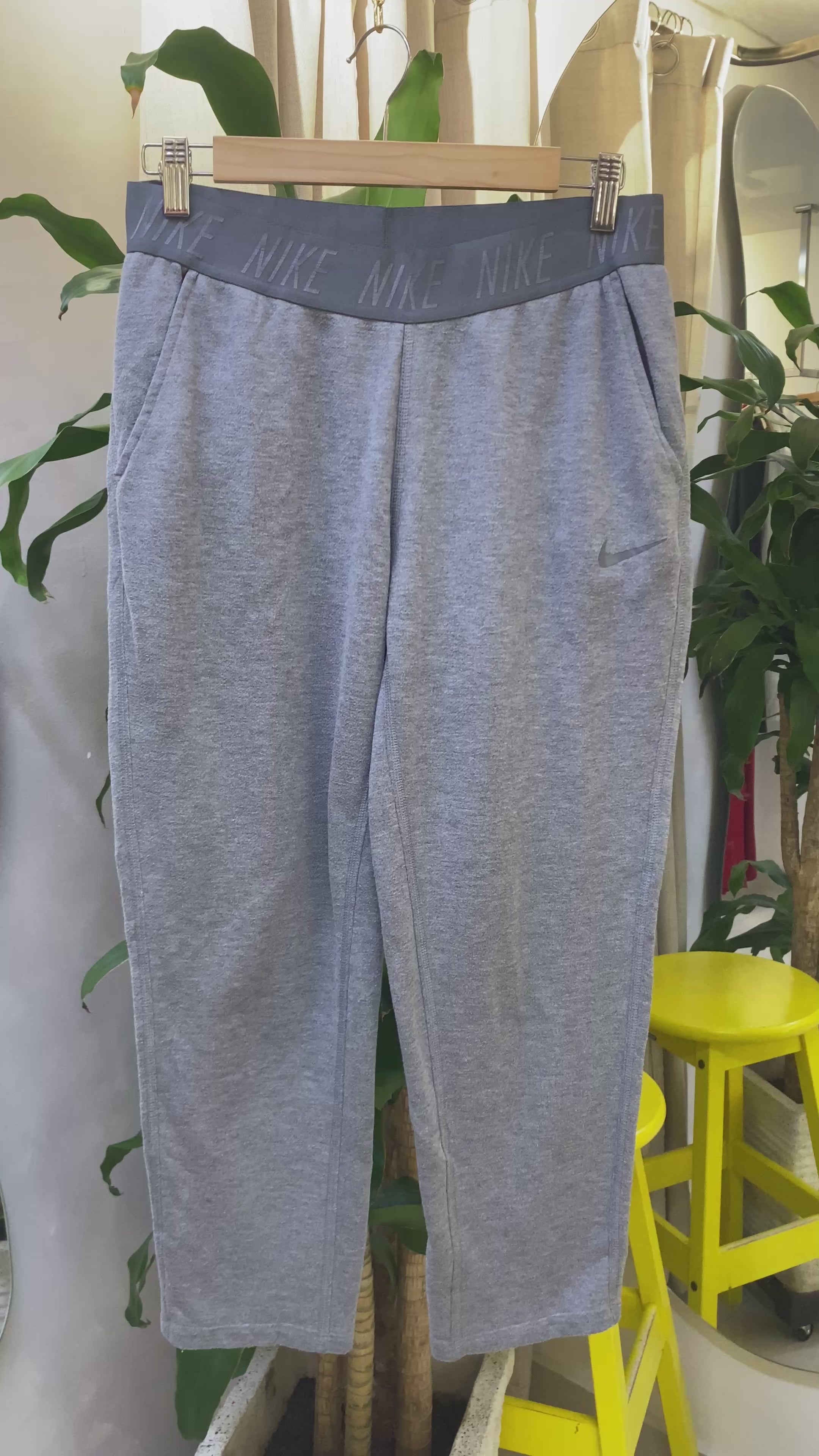 Sudadera Nike Gris