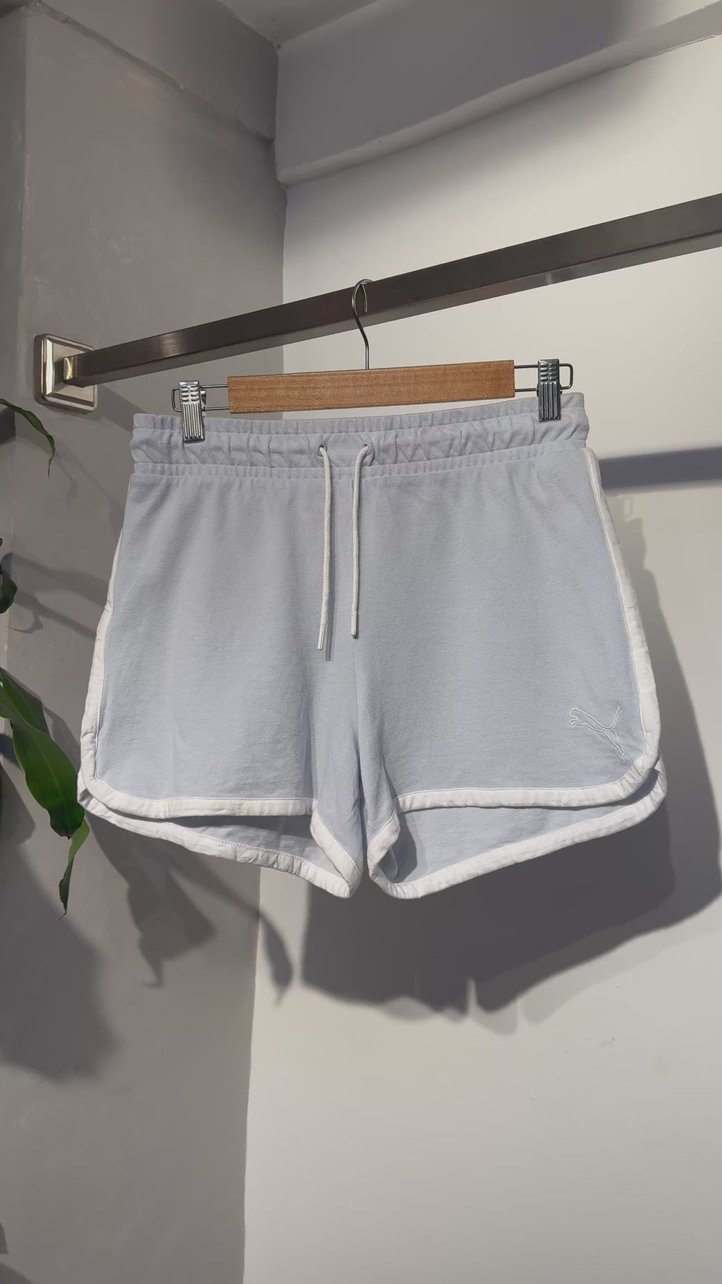 Short Puma gris claro