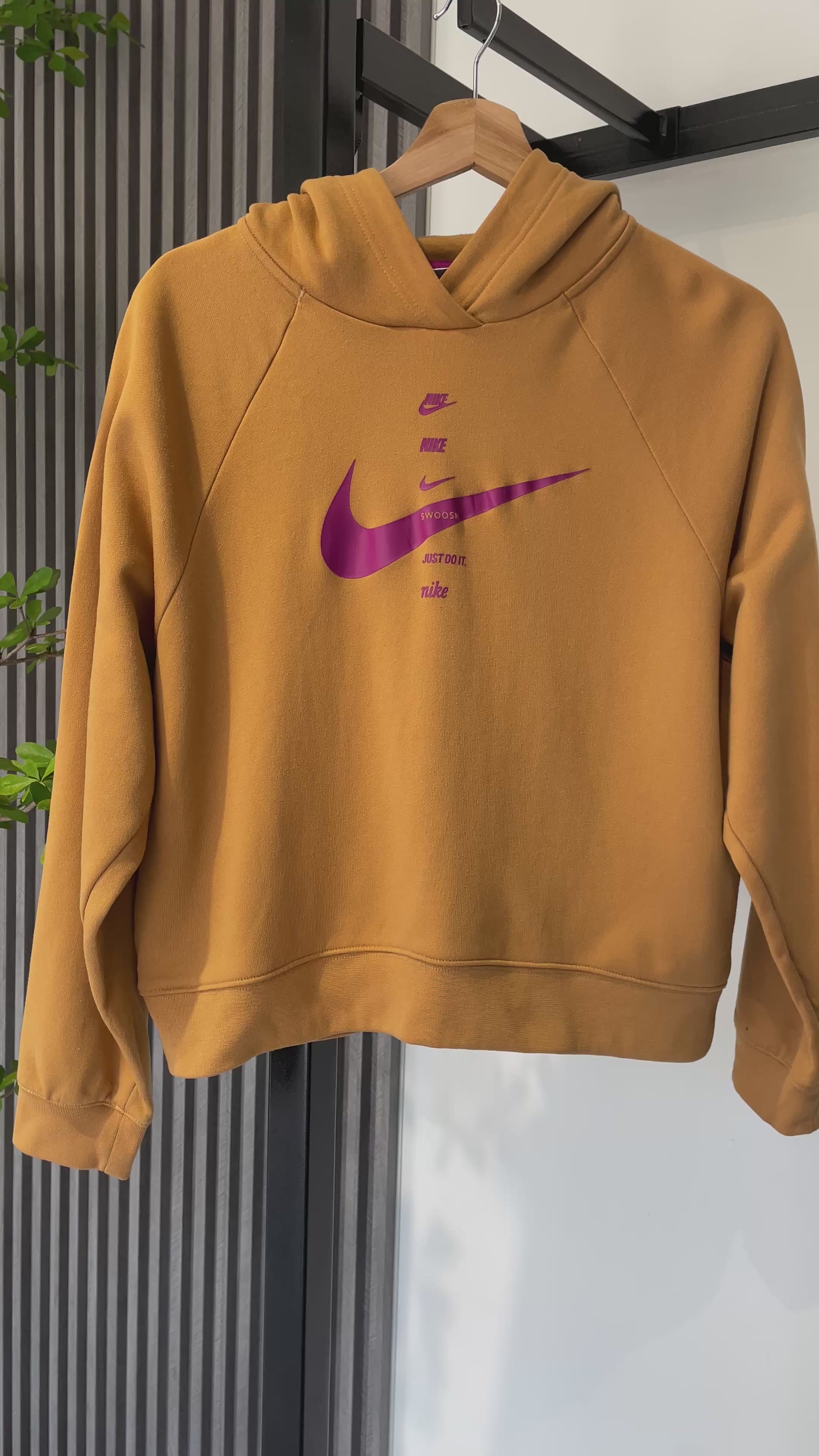 Buso Nike Mostaza Swoosh