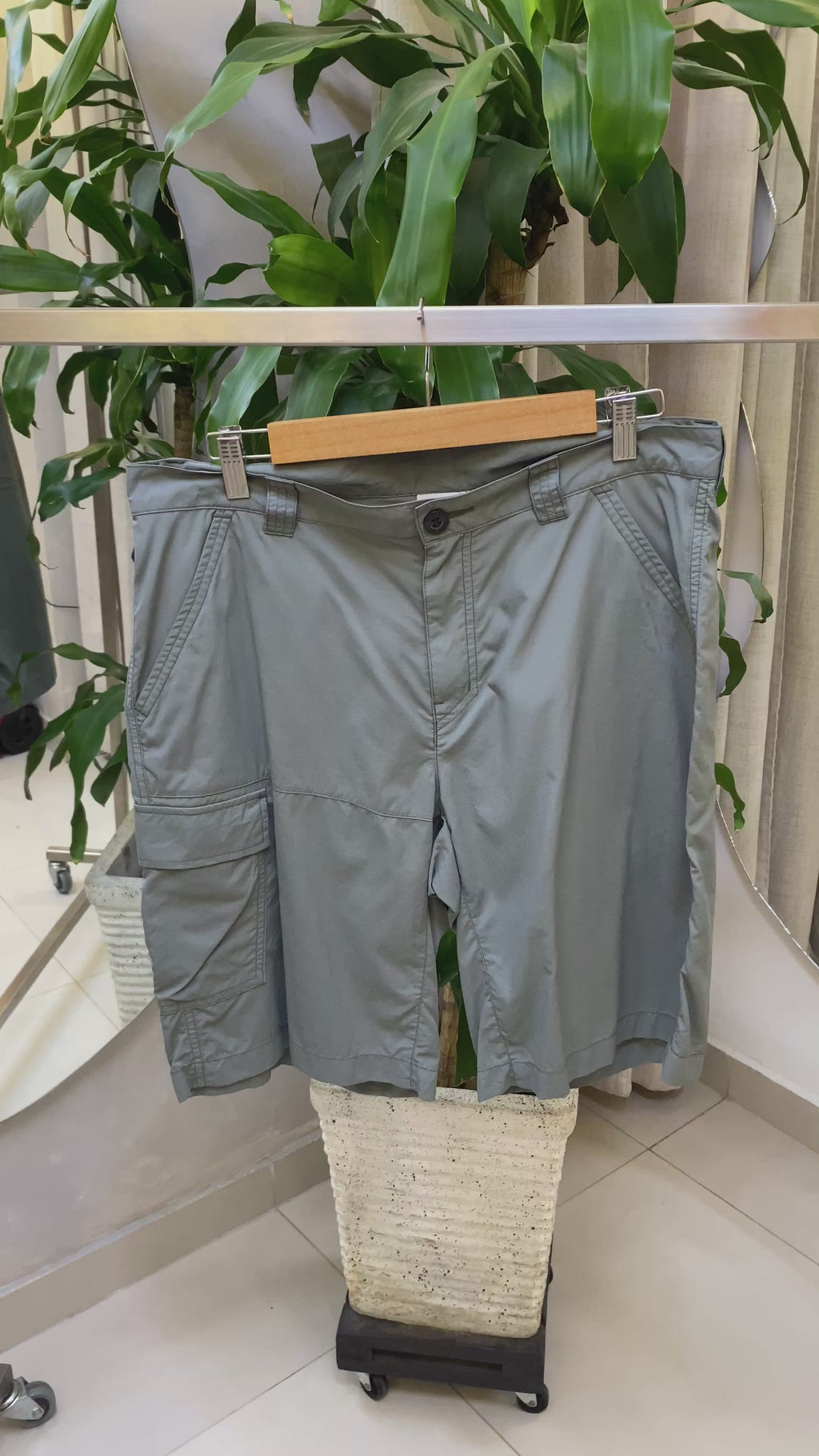 Bermuda Columbia Impermeable — Gris