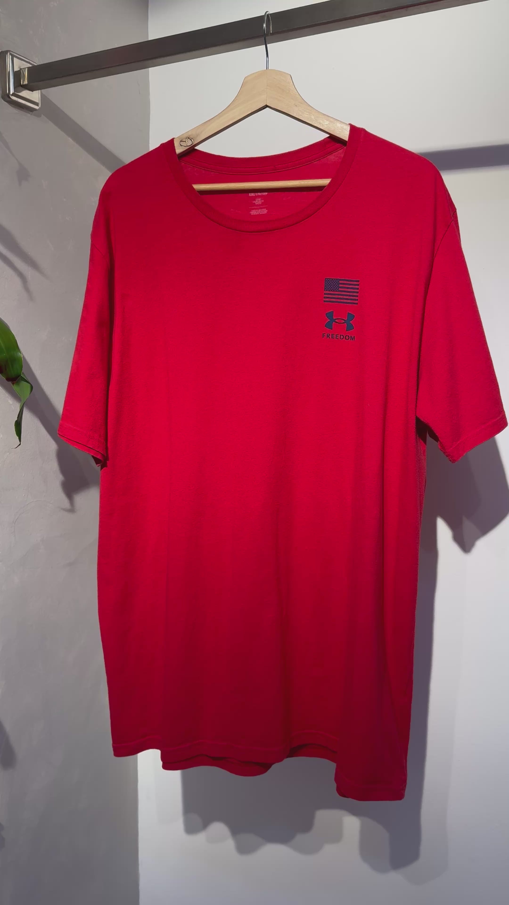 Camiseta Under Armour Freedom — Roja