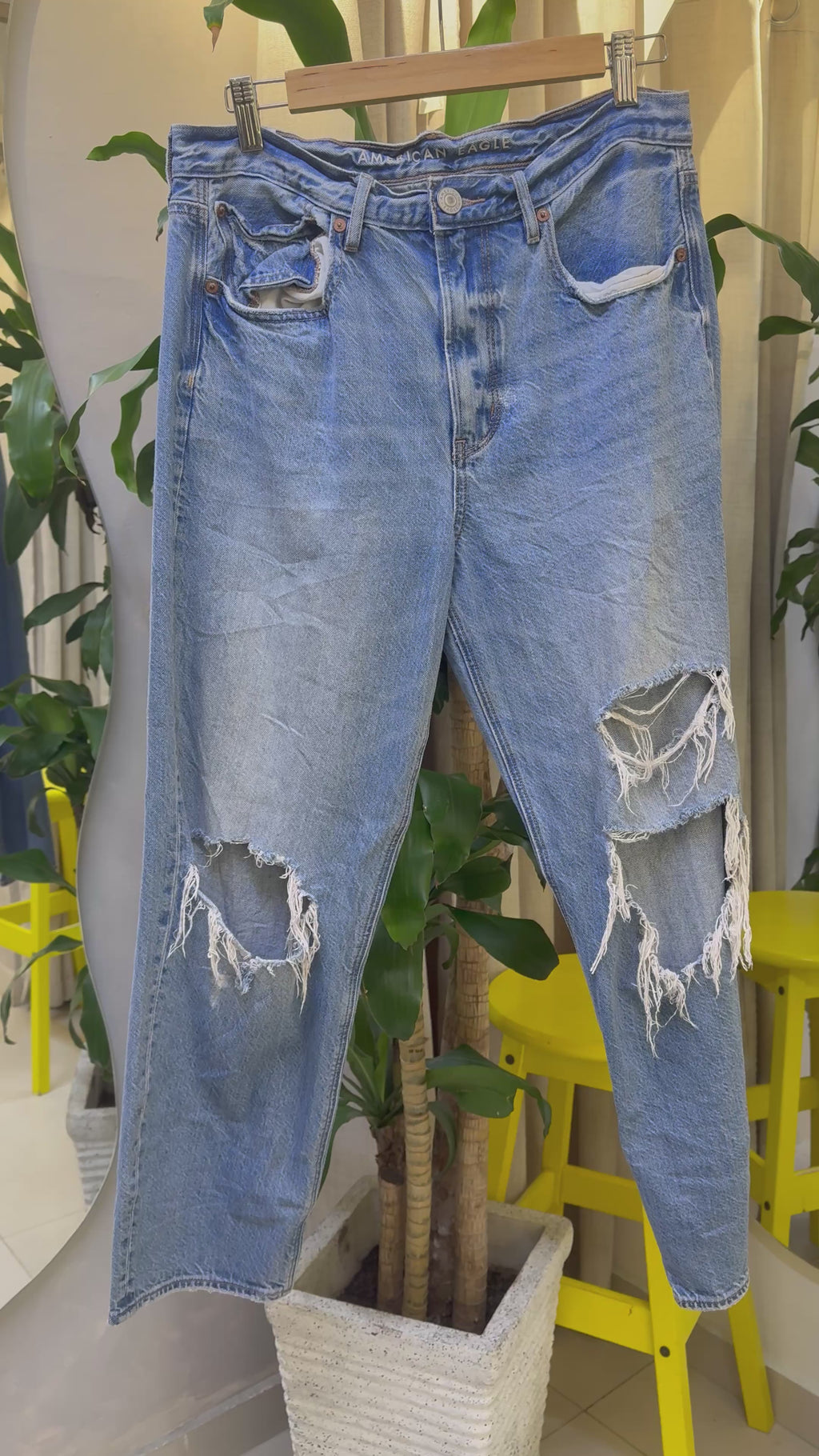 Jean American Eagle Destroyed azul